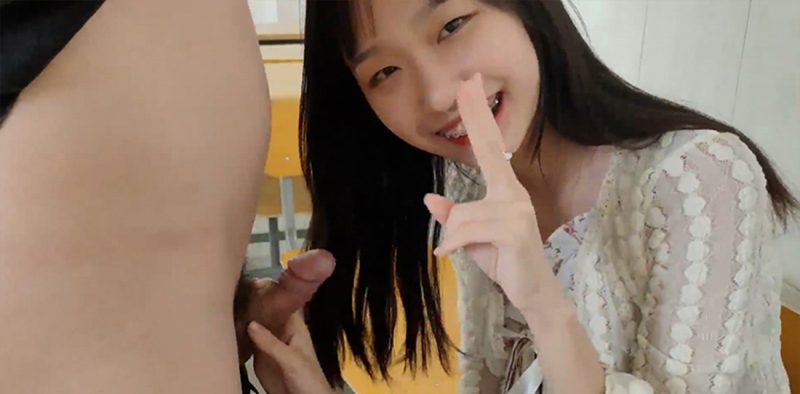 青岛职业技术学院反差学生妹 陈心怡 给男友在教室口交 校外开房性爱视频流出！-51吃瓜网