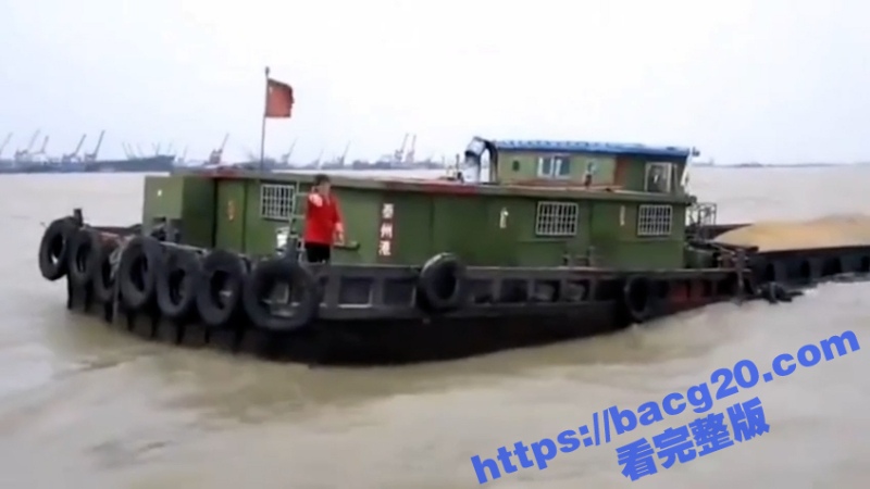 泰州港货船超载进入长江 遇到大风不幸沉没 中国海警果断出手成功救下2位船员！为救援工作点赞！ - 51吃瓜网-51吃瓜网