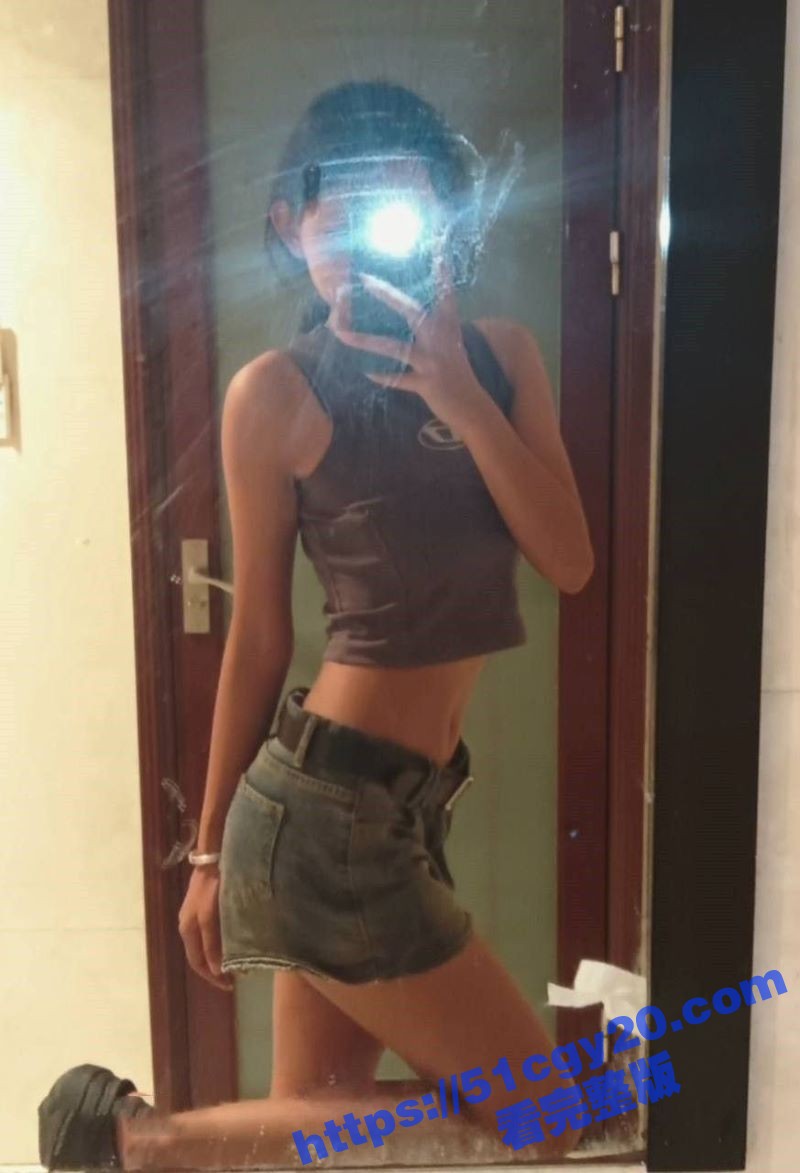 贵州女大学生 与男友性爱视频流出 酒店被捆绑双手调教 撕破丝袜后入猛操 粉嫩小穴喷水如泉淫水四溅！ - 51吃瓜网-51吃瓜网