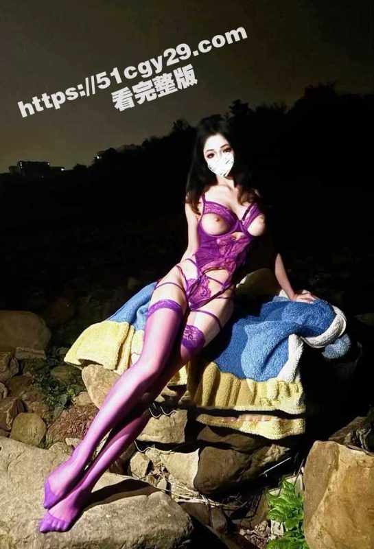 推特大奶网红 一口白桃七 福利合集泄露 极品尤物全裸骚舞 化身学生妹自慰放尿 堪称百变女王！-51吃瓜网