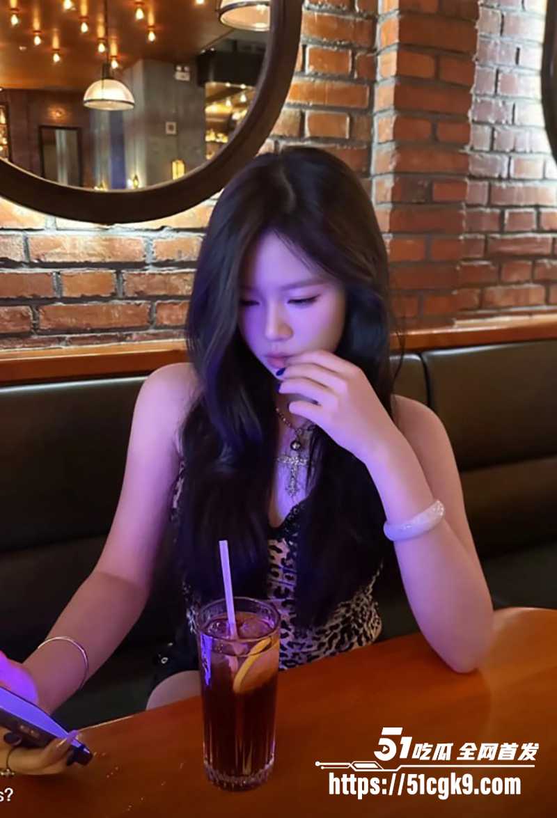 山东小美女 徐梦瑶 不雅视频流出！为升职沦为老总的受虐母狗 上班躲桌下舔屌挨插 拴着狗链被性虐爆操！ - 51吃瓜网-51吃瓜网