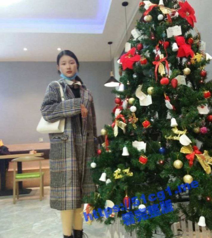 北京经贸20岁学生【王欢】网上发骚 勾引滴滴快车司机  被网上调教宿舍抠逼遭曝光-51吃瓜网