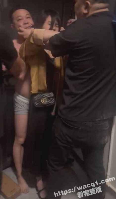 七夕情人节抓奸大赛开始了 浙江台州三门上翻村 妻子力护男小三与老公疯狂拉扯-51吃瓜网