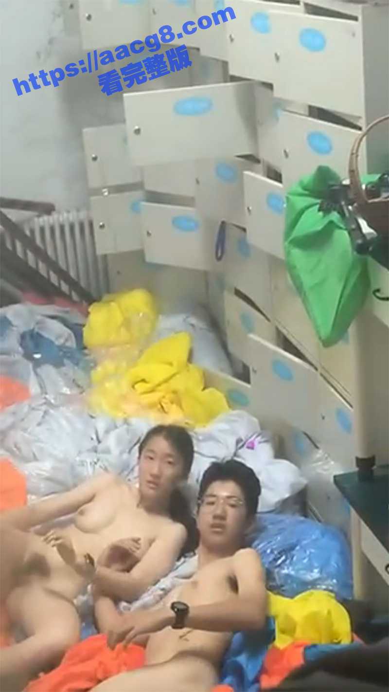 大连市第二十四中学 两学生仓库做爱 被拍下发给副校长 小情侣发现被偷拍 整个人都懵了 - 51吃瓜网-51吃瓜网