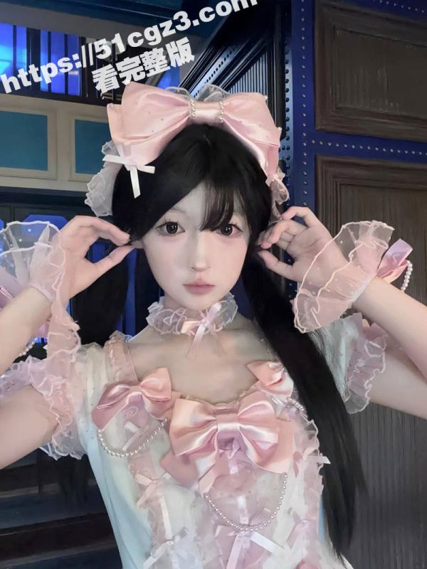 江苏02年可爱的小萝莉被主人拽着头发狠狠地爆菊  反差感真的是太强了！双马尾才是最好的方向盘 ！-51吃瓜网