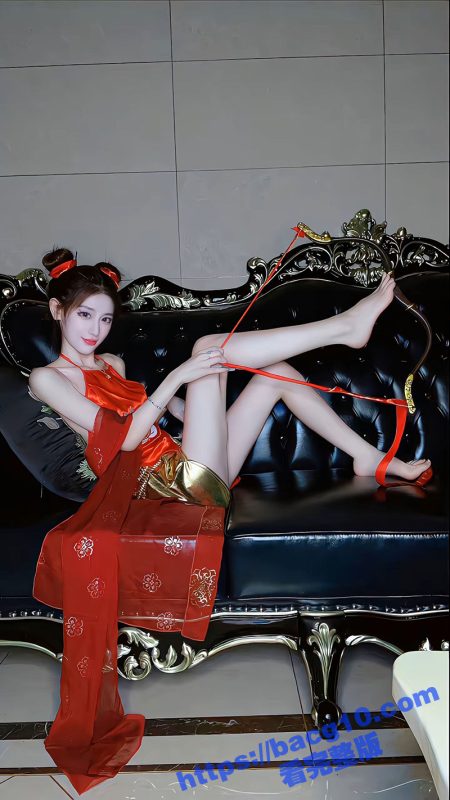 高颜值小姐姐cos哪吒闹海 雪白肌肤惹人心痒 红袍肚兜遮不住无限风光！-51吃瓜网